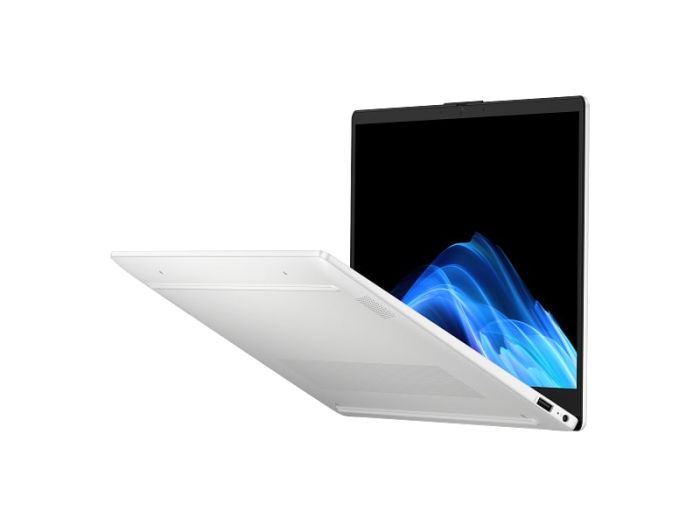 Ноутбук HP OmniBook 3 15-fn0004ua 15.6" FHD IPS AG, AMD AI 7 350, 16GB, F1TB, UMA, Win11, сріблястий