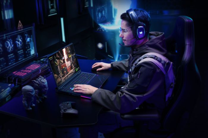 Acer Notebook Predator Helios 16 PH16-73 16" OLED, Intel U9-275HX, 32GB, F1TB, NVD5070Ti-12, Lin, black