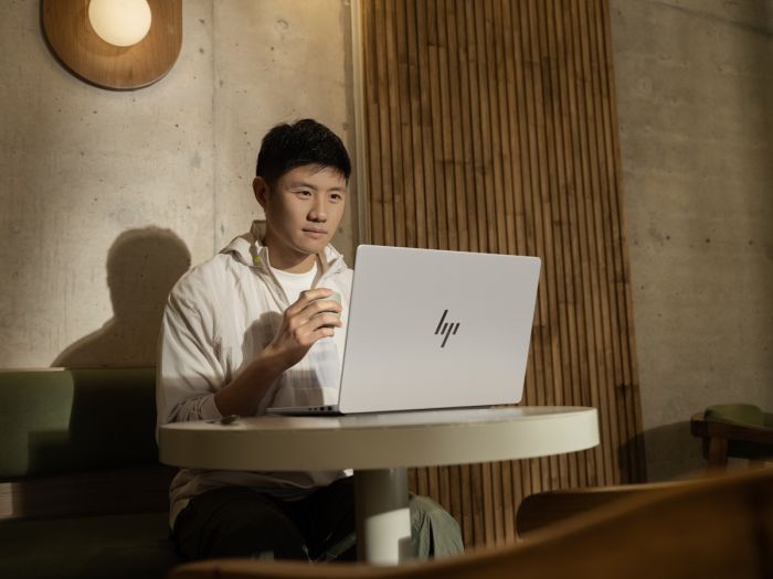 Ноутбук HP OmniBook 7 14-fs0001ua 14" WUXGA IPS AG, Intel 5-220H, 24GB, F1TB, UMA, Win11, сріблястий